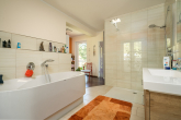 Exklusives Einfamilienhaus an der „Stillen Bucht“ - Leben am idyllischen Ufer - Badezimmer